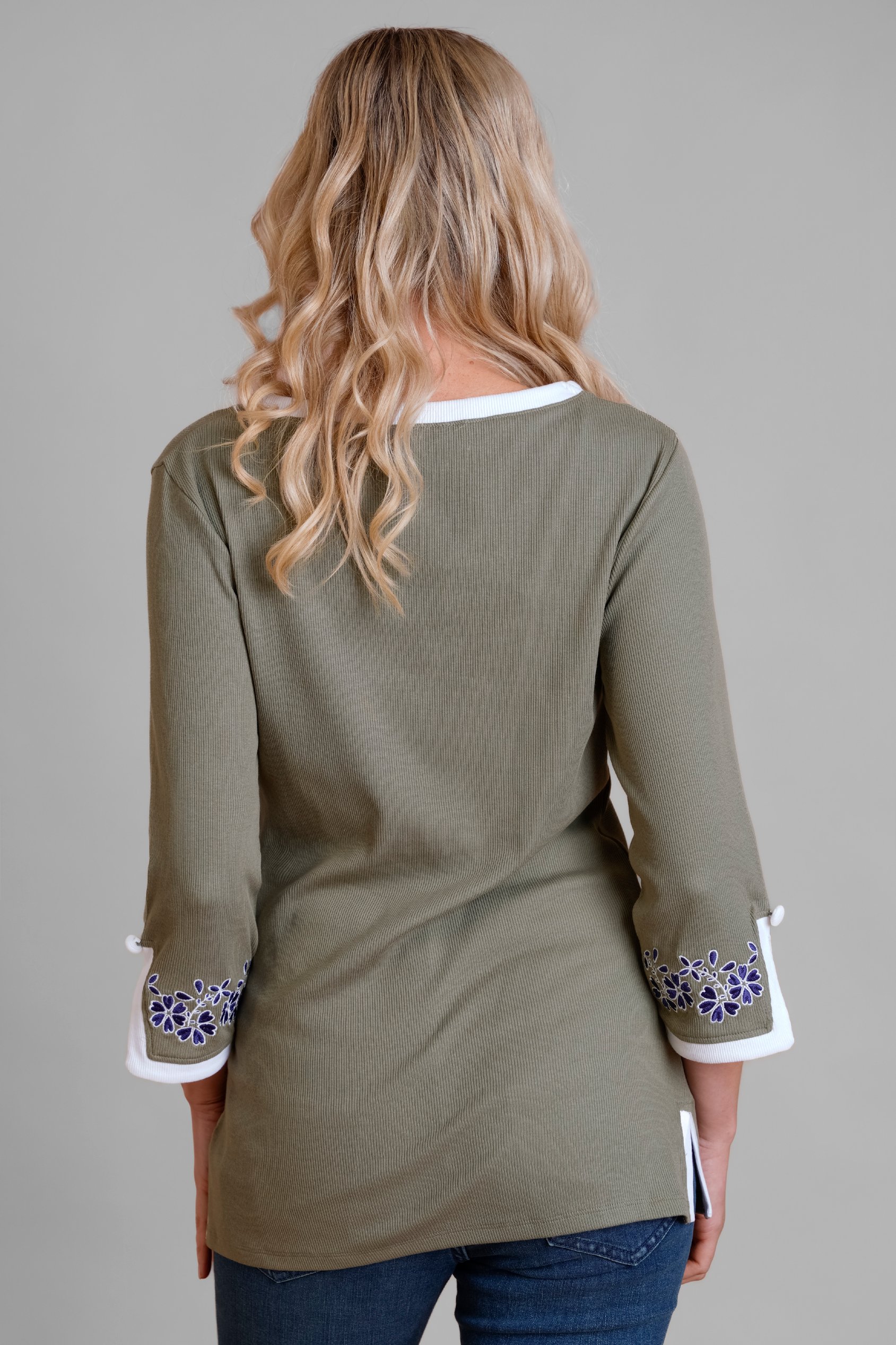 Sweetheart Neck  Embroidered Long Sleeves Tops