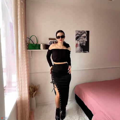 Black Wide-Leg Comfort Jeans With Waist Cut-Outs