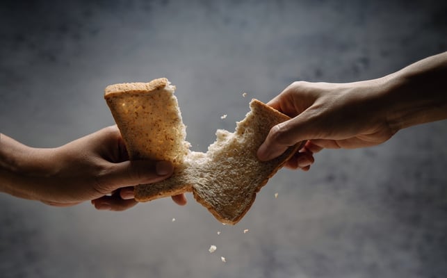 The Unseen Battles of Food Logistics: Navigating Through Economic Uncertainties and Disruptions