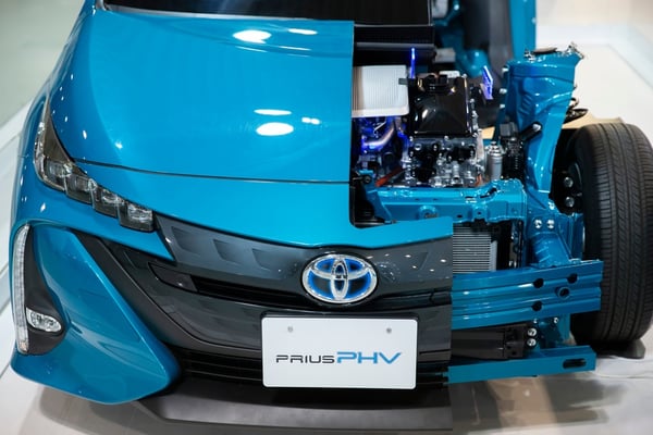 Why Toyota’s Bet on Hybrids Could Outsmart the All-Electric Rush