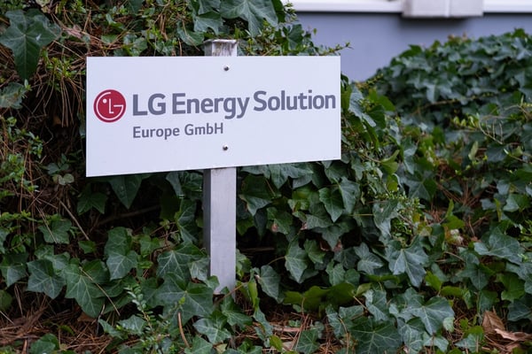 Powering the Future: LG Energy Solution and Aptera’s Pioneering Solar EV Partnership