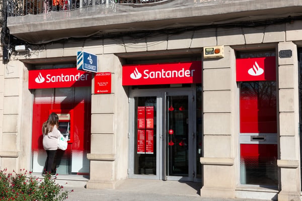 Santander’s Strategic Mastery: Soaring Profits and Bold Buybacks Set New Benchmarks