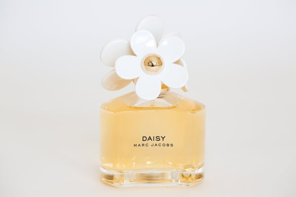 The Digital Scent: How Technology is Transforming the Fragrance Industry