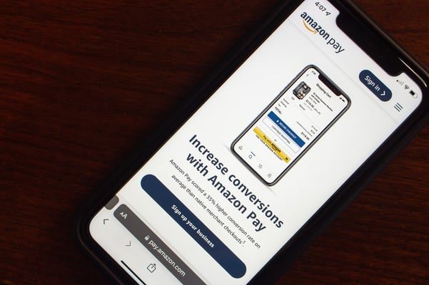 Visa and Amazon Revolutionize Online Shopping with New Payment Options for Canadian Customers