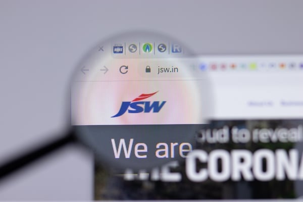Steel Giants on a Rollercoaster: Unpacking the Rough Ride of JSW Steel and the Surprising Surge of Steel Dynamics