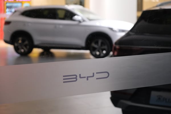 Chinese Automaker BYD Shatters Sales Records, Signaling a Shift in Global Automotive Dynamics