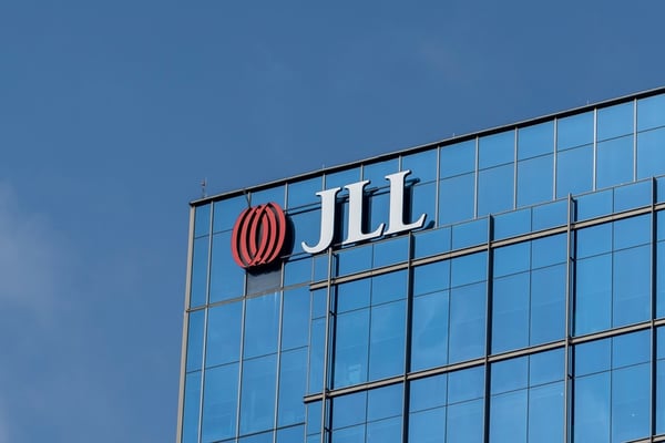 JLL’s Masterstroke: Securing Over $1 Billion in Refinancing for Texas’ Hospitality Giants