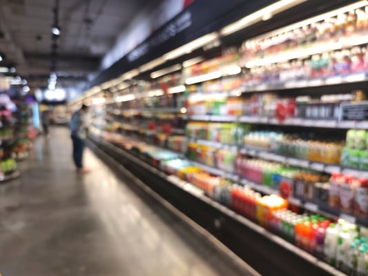 US Retail Sales Dip: A Warning for the Food & Beverage Sector?