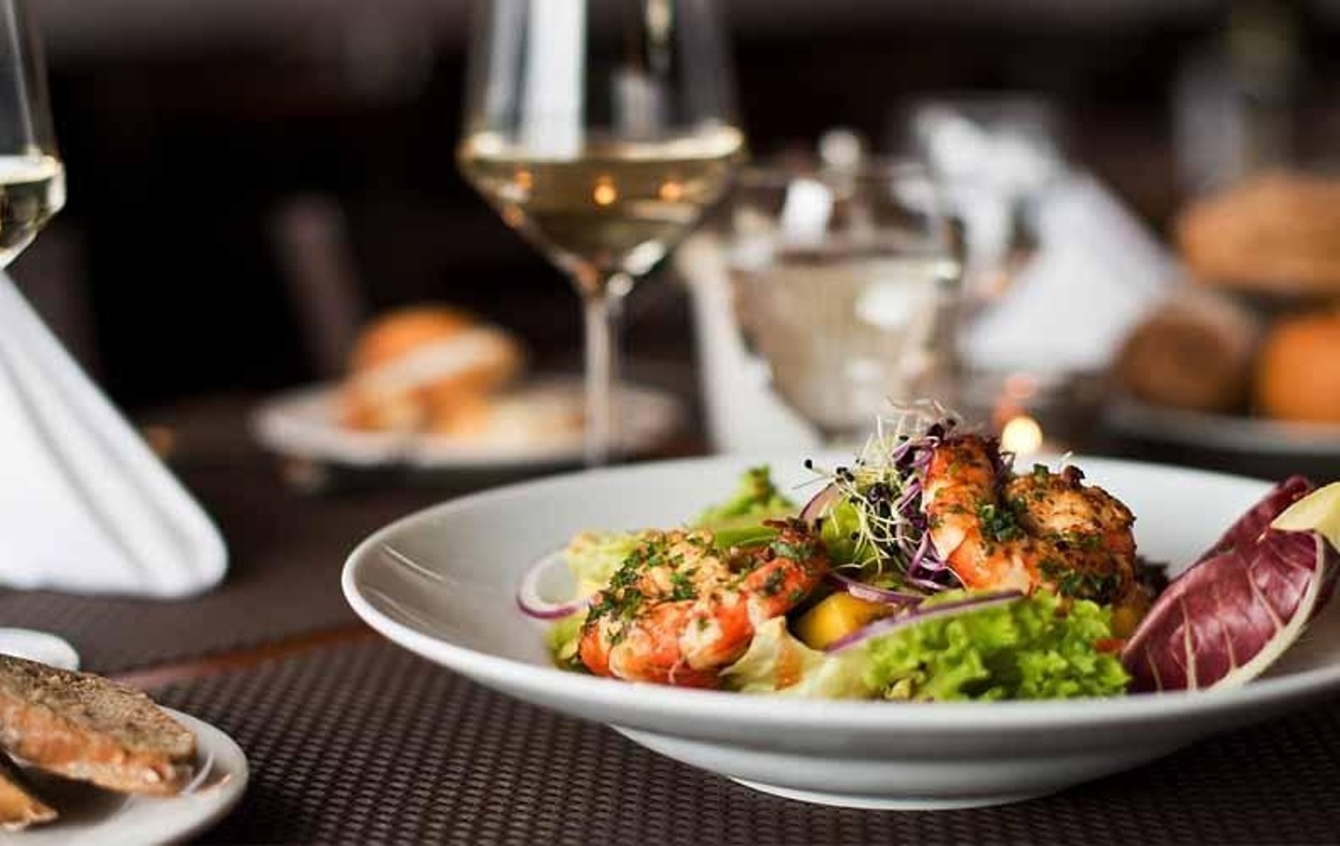 cómo maridar vinos y pescados