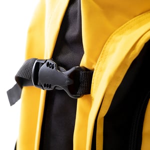 mochila portaequipo impermeable y multibolsillos 44x37 cm