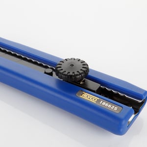 cutter cuchilla 25 mm sk2h con boton deslizable alyco