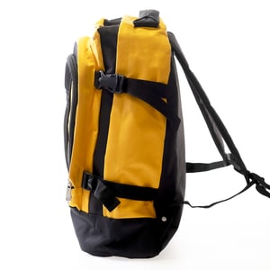 mochila portaequipo impermeable y multibolsillos 44x37 cm