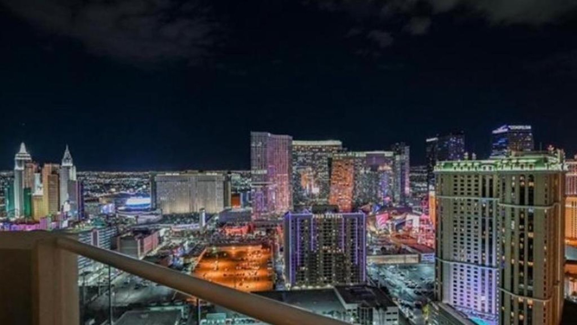 Premium Suite MGM Signature HIGH FLR Balcony Strip View in in Las Vegas, United States