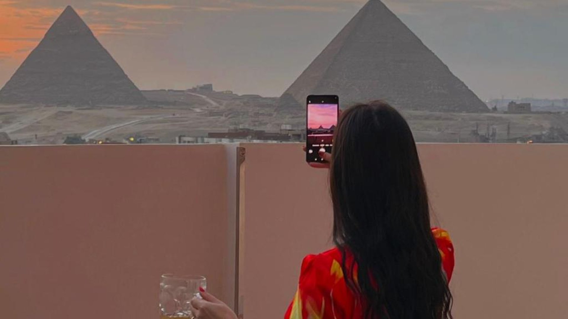 MOON Pyramids View Rooftop apartment in in Cairo, Egypt