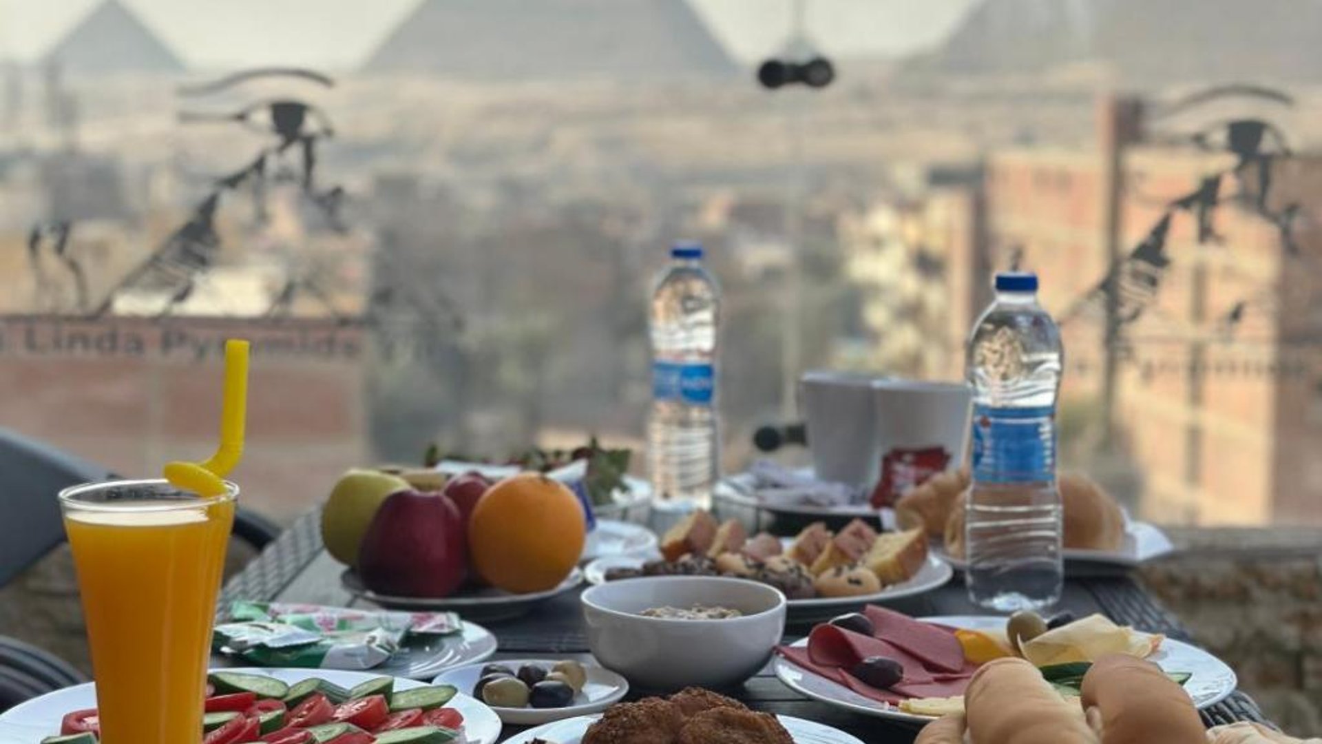 Linda Pyramids view in 기자, 이집트