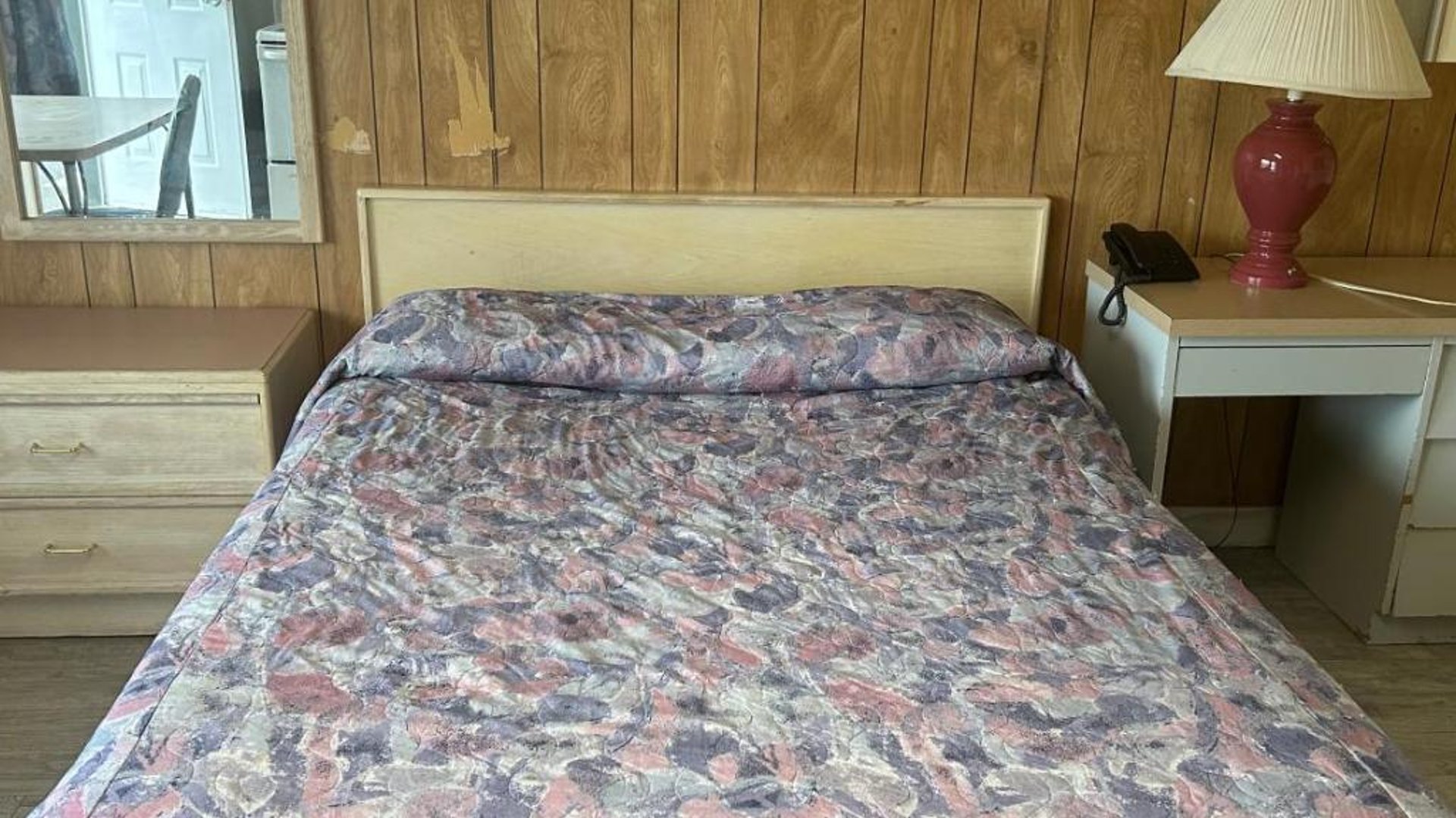 Road Runner Motel in Merritt, Canada