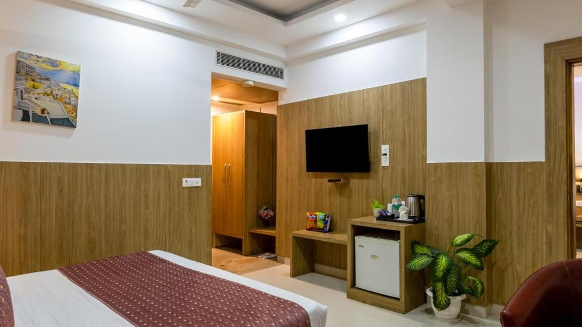 HOTEL THE ELEVATE Near Terminal 3 Delhi International Airport WITH- FREE AIRPORT PICKUP and DROP in Nueva Delhi, India