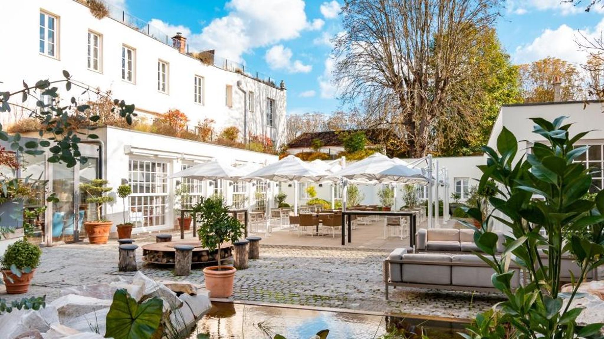 Hôtel de Cavoye in in Fontainebleau, France