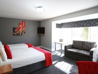 Miniatura do hotel 11