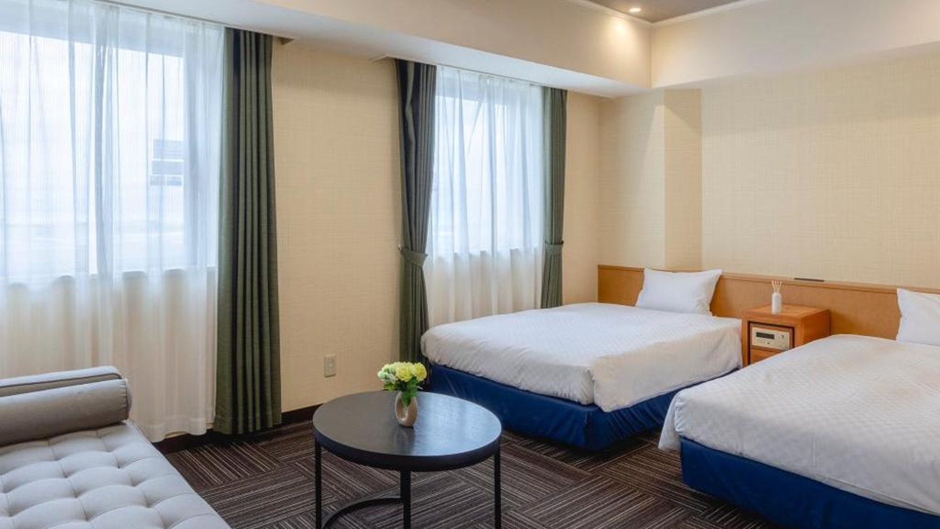 Kanku Izumiotsu Washington Hotel in in Izumiotsu, Japan