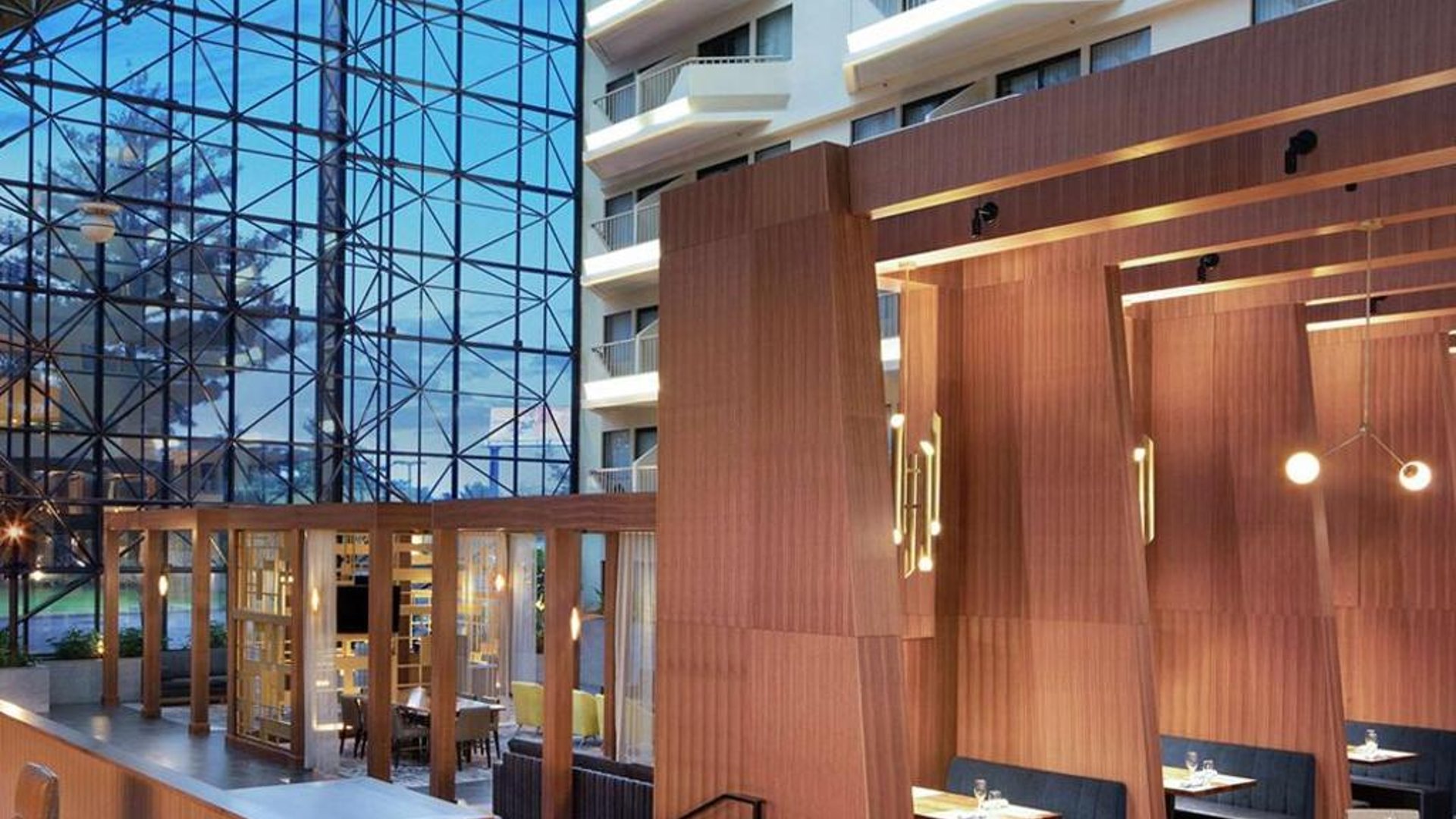 DoubleTree by Hilton Hotel Newark Airport in in Newark, United States