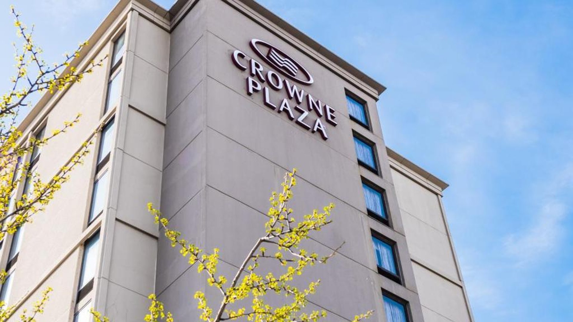 Crowne Plaza Newark Airport by IHG in in Elizabeth, United States
