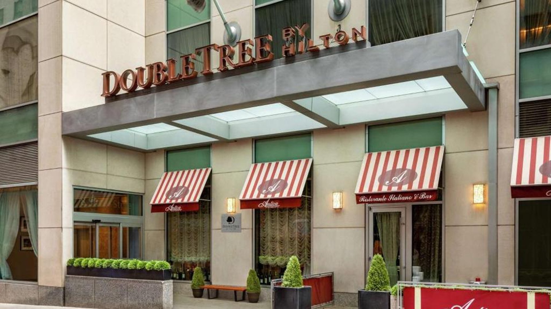 DoubleTree by Hilton New York Downtown in in New York, United States