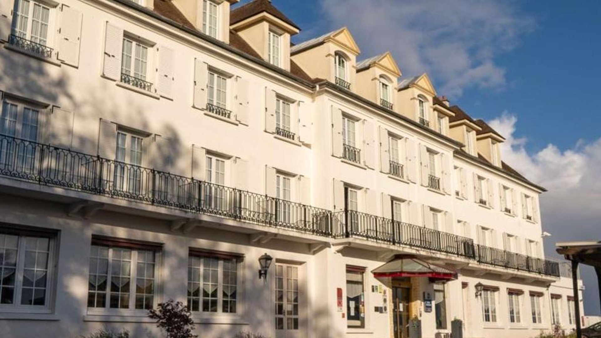 Best Western Hotel Ile de France in in Château-Thierry, France