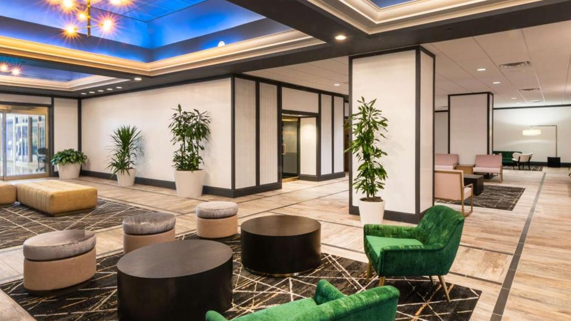 DoubleTree by Hilton Newark Penn Station, NJ in in Newark, United States