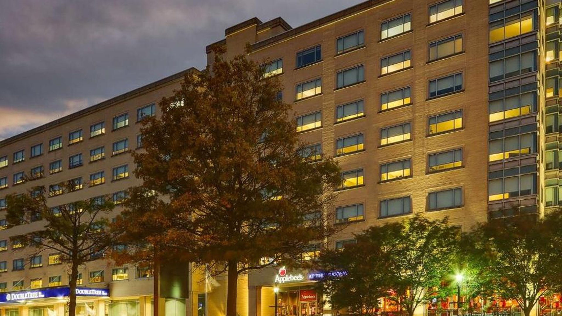 DoubleTree by Hilton St. Louis Forest Park in セントルイス（ミズーリ州）, アメリカ合衆国