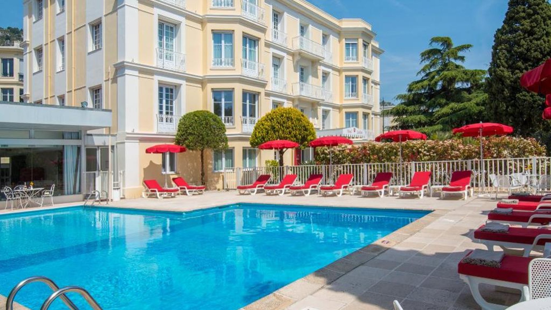 Hotel Carlton in in Beaulieu-sur-Mer, France