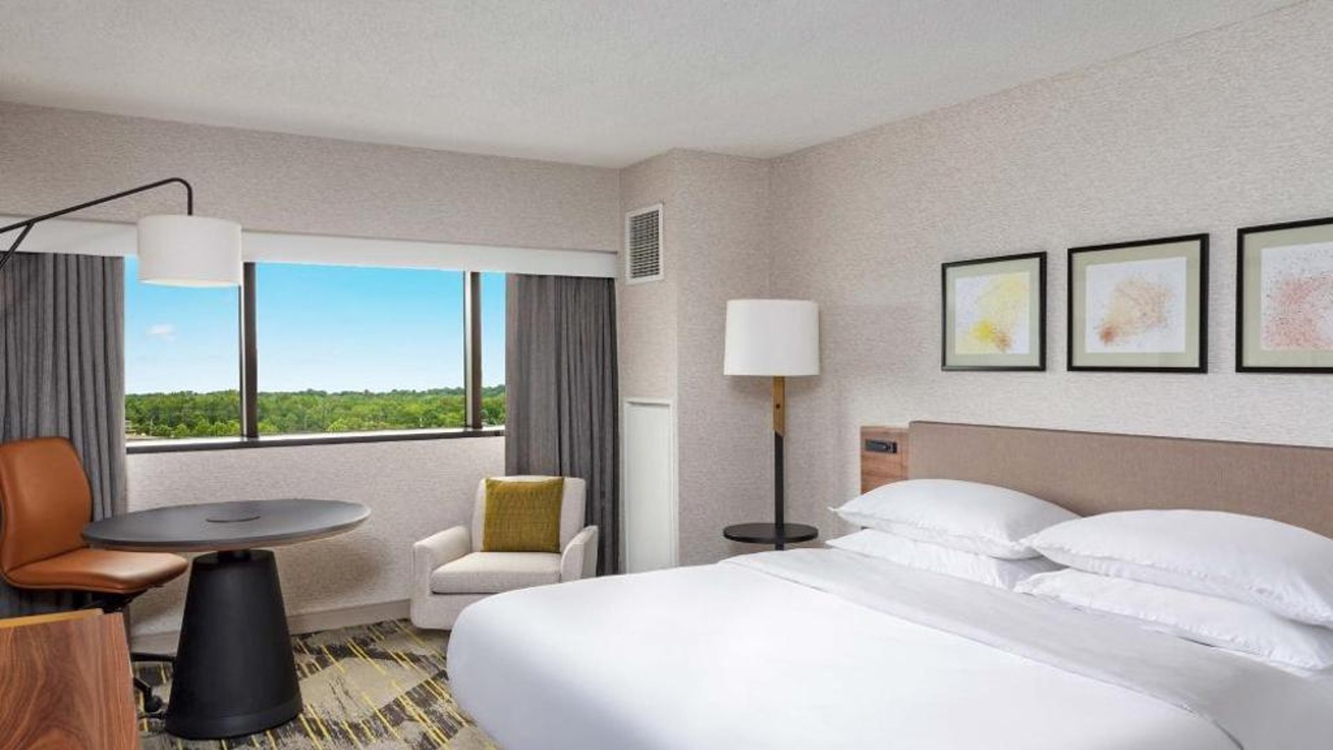 Sheraton Edison in in Edison, United States