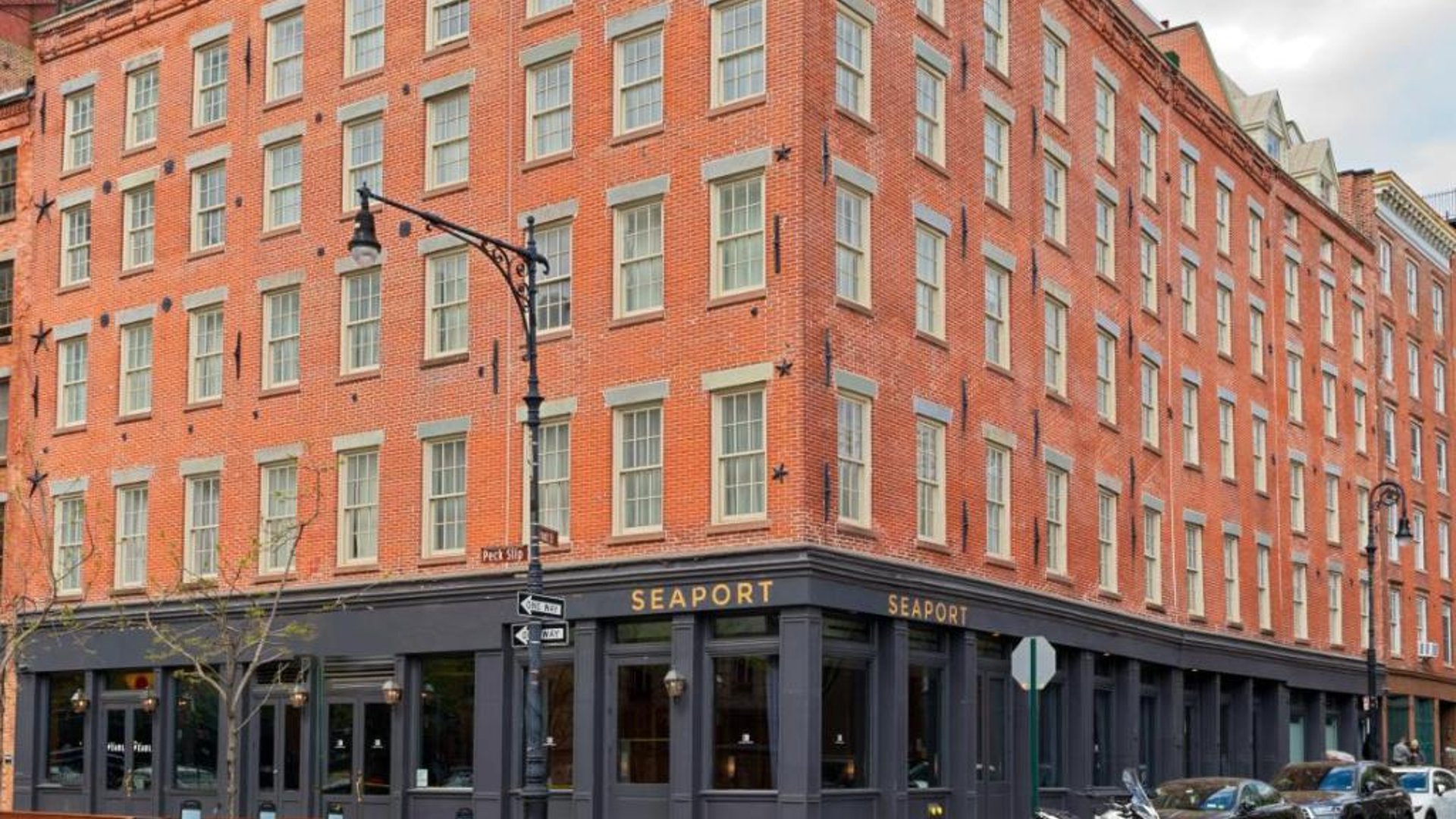 33 Hotel, New York City, Seaport in in New York, United States