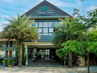 Hotel thumbnail 12