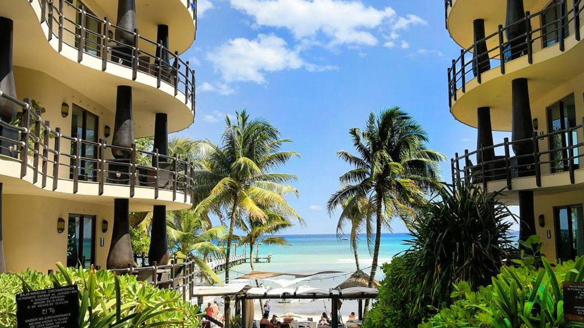 El Taj Oceanfront and Beachside Condo Hotel in 卡門海灘, 墨西哥