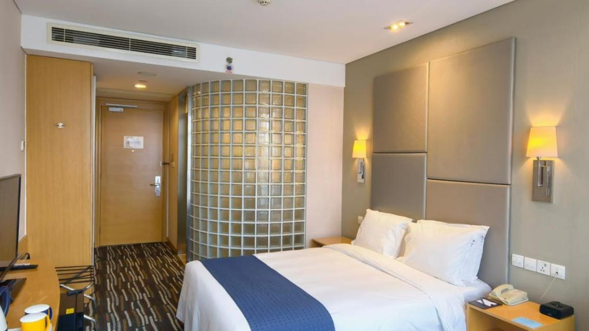Holiday Inn Express Beijing Yizhuang by IHG - Taxi 1 Hour to International Airport and 800 Meters to the Nearby Subway in in Daxing, China