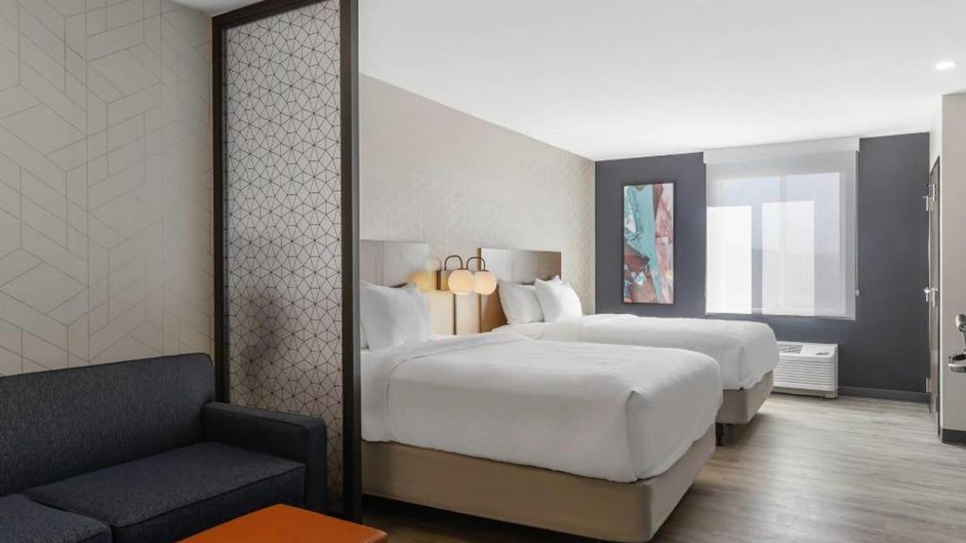 Everhome Suites Corona in in Corona, US
