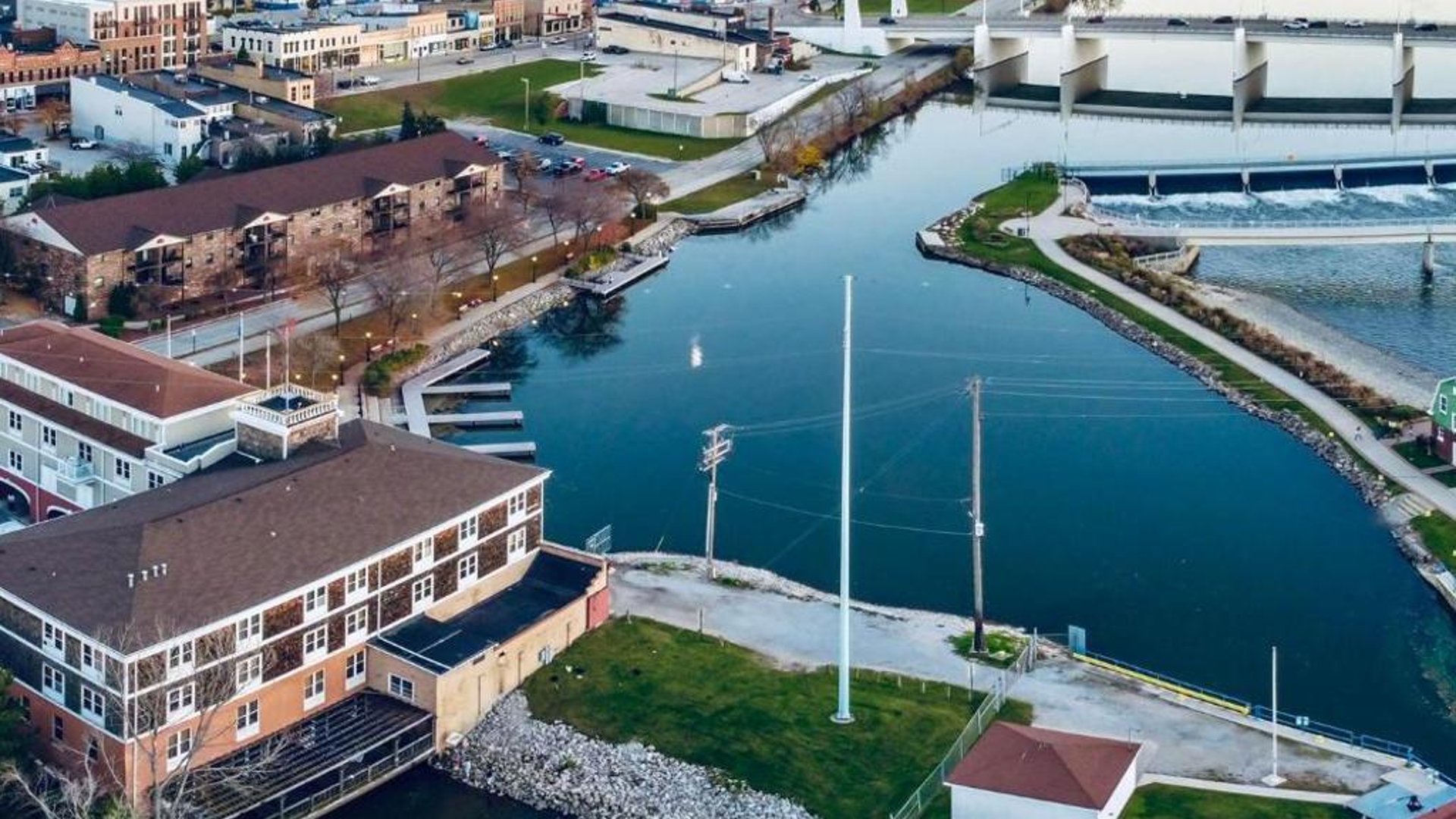 Nuk's Executive Suites in Де-Пир, США