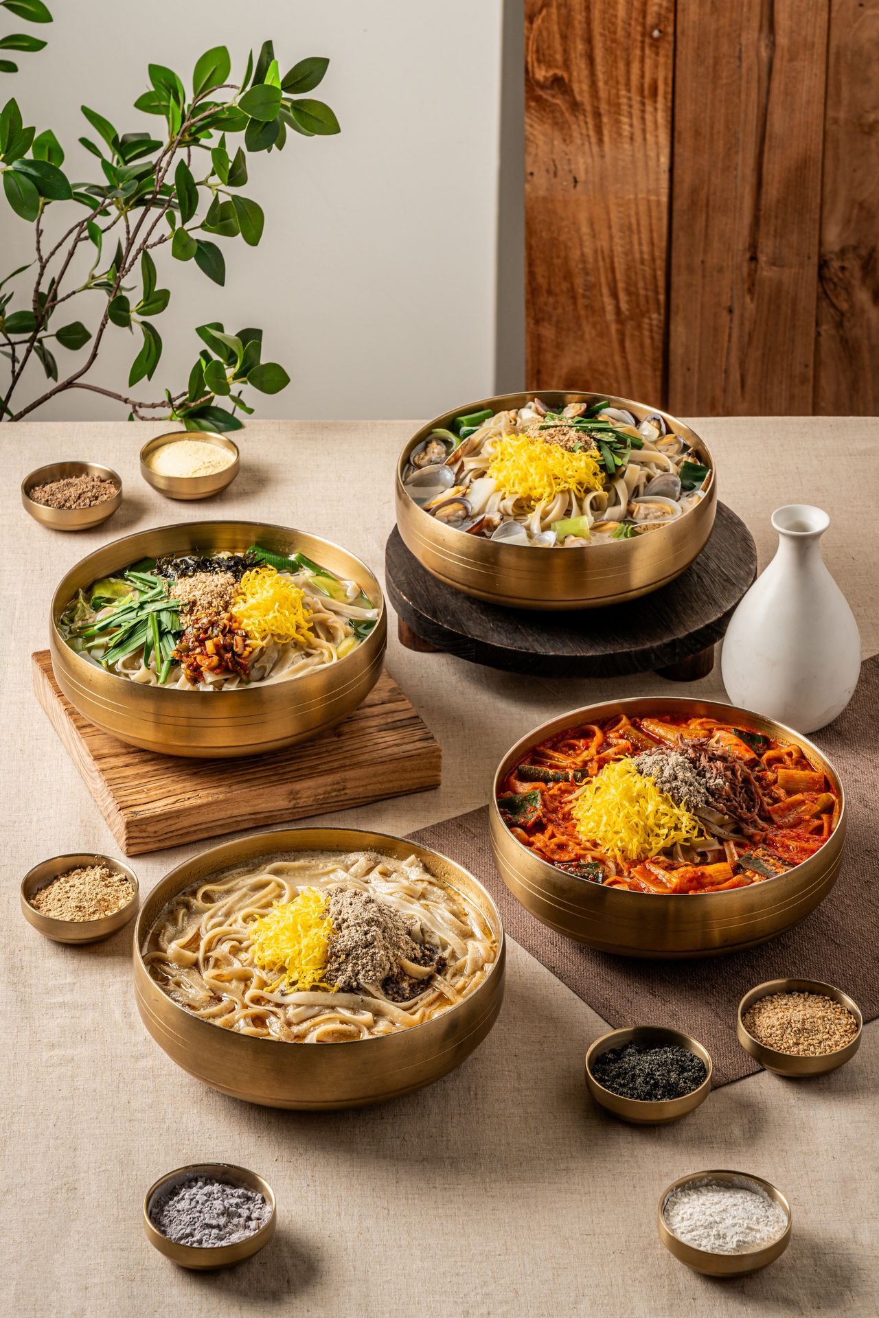 칠곡제면소 포스터용 면요리 촬영 - 어두운 톤으로 살린 전문성