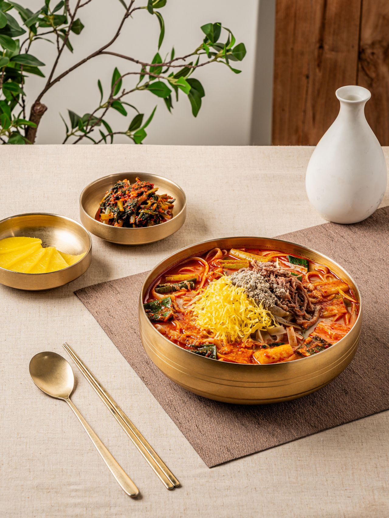 칠곡제면소 얼큰 칼국수 단품 - 붉은 국물의 깊은 색감