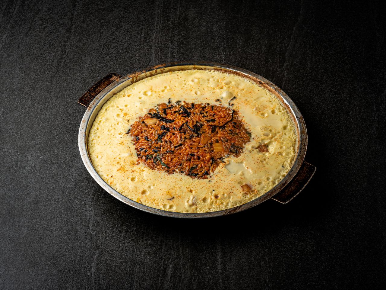 소통한우곱창 계란찜 촬영 - 곁들임 메뉴인 뚝배기 계란찜 클로즈업