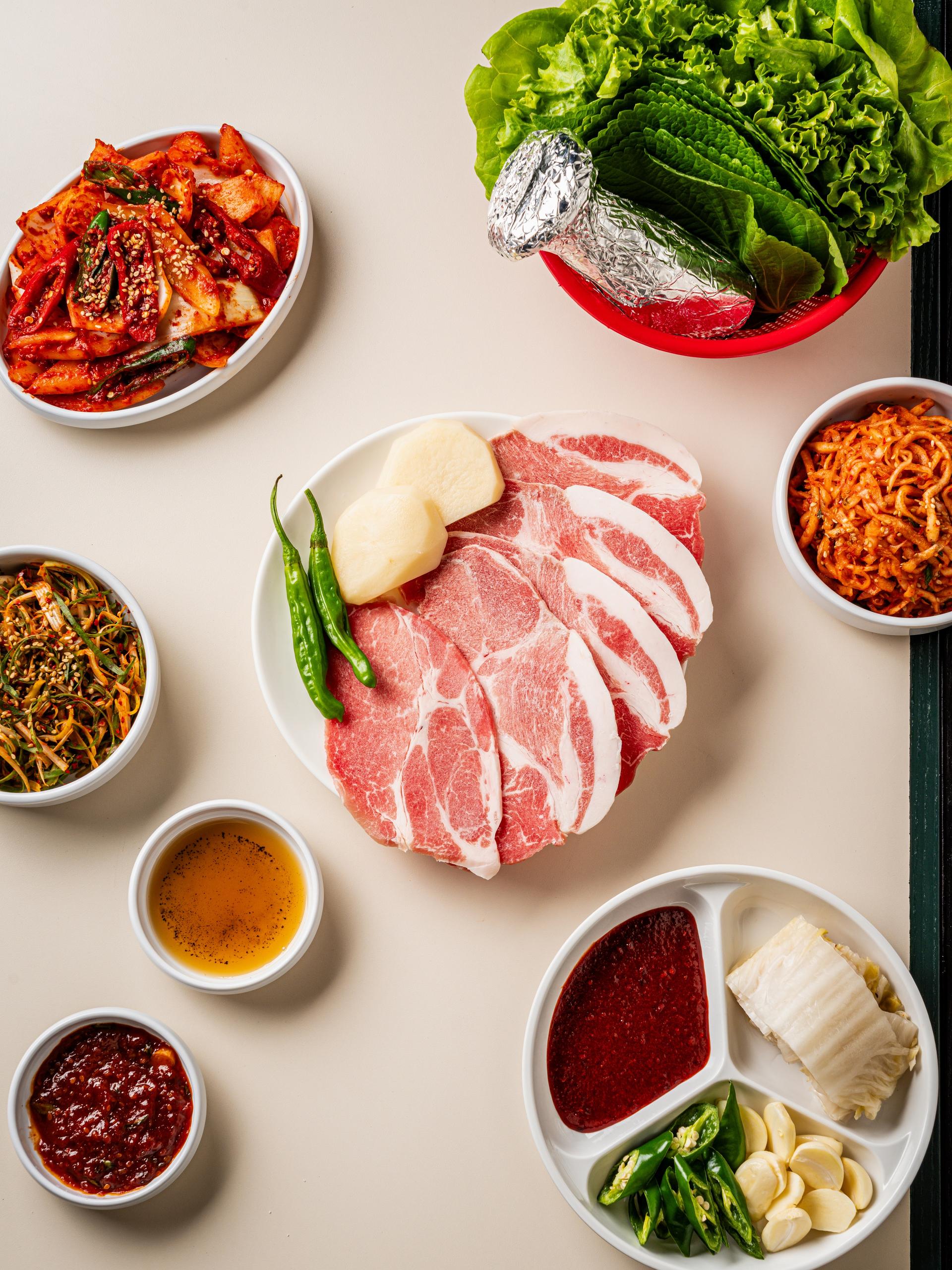 지대로 맛돼지 창문시트 촬영 포스터촬영 - 소몽스튜디오