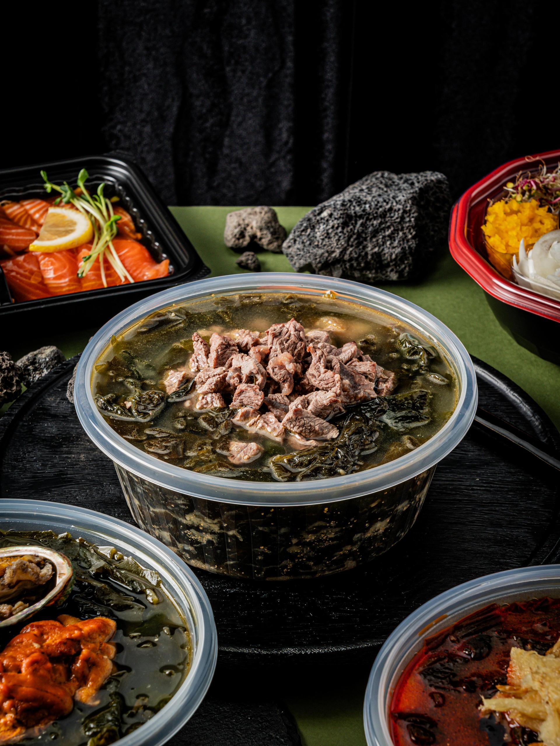 돌섬미역국 배달음식사진 - 마무리 컷 (한상 차림 컷)