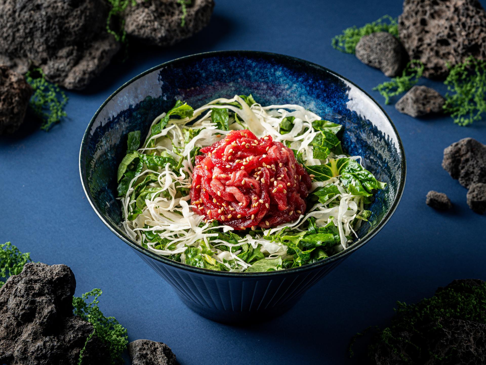 육회야문연어 배달음식사진 - 매장