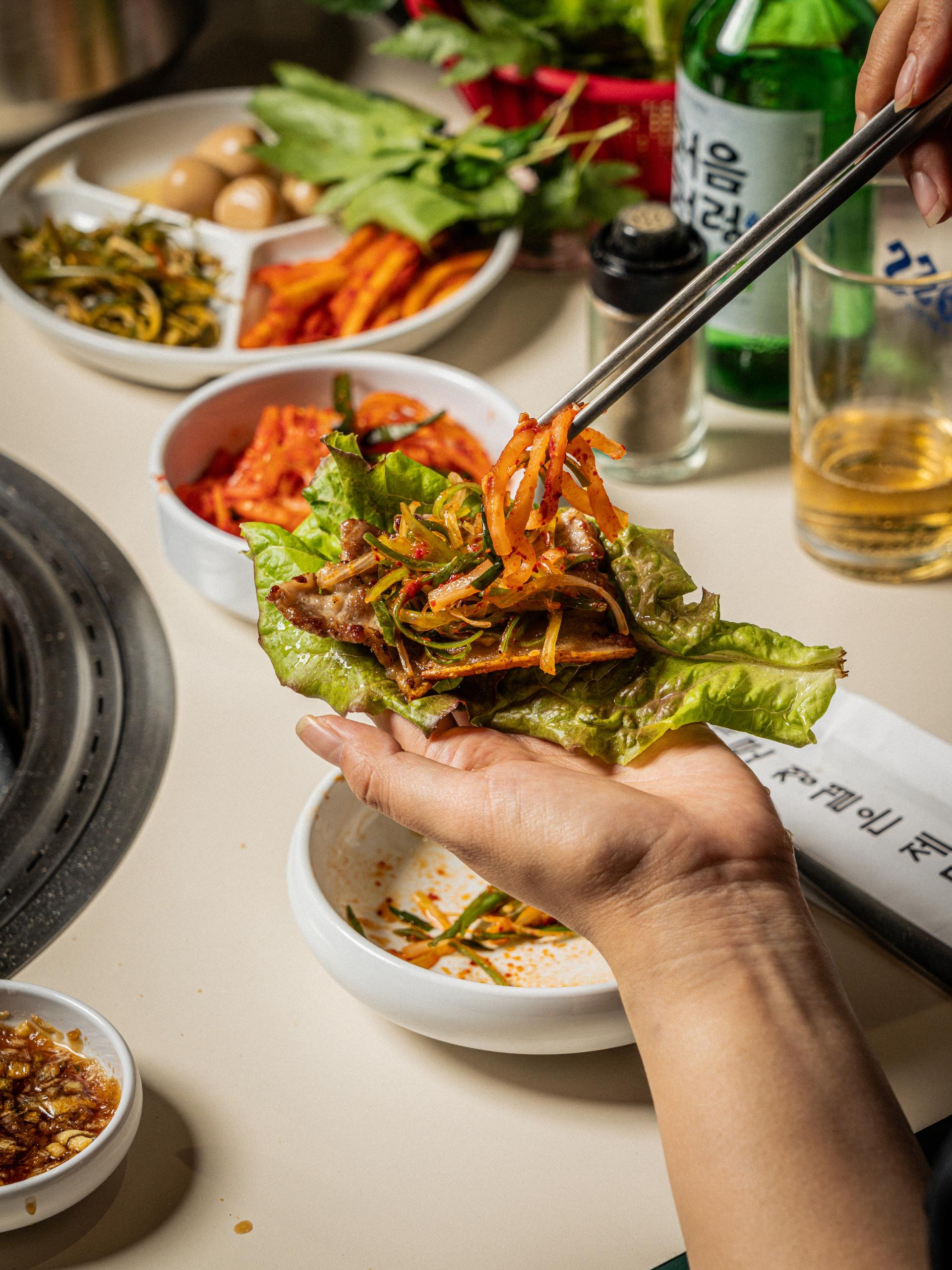 지대로 맛돼지 고깃집 식사 장면 플레이스촬영 17 - 소몽스튜디오