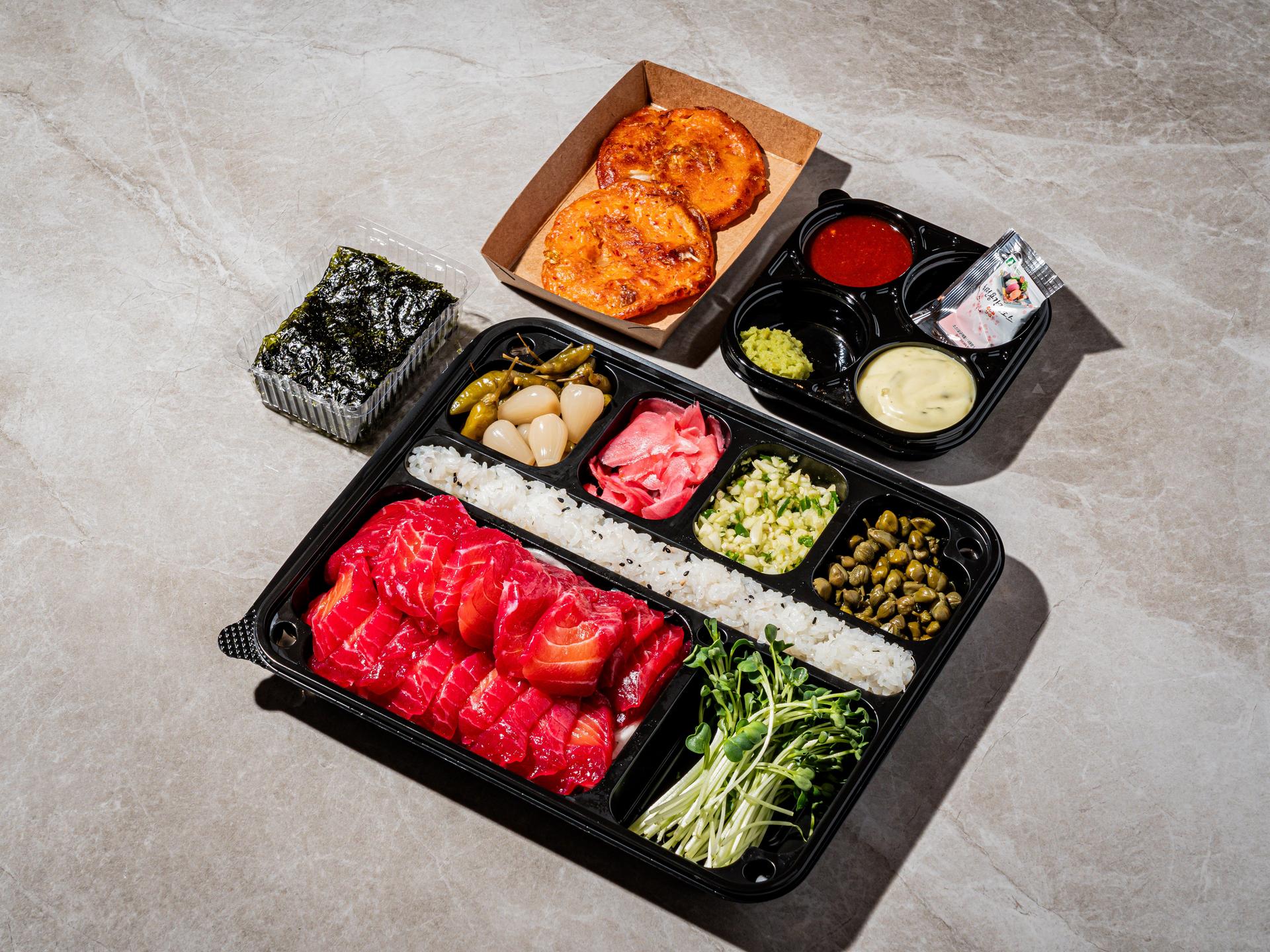 흰고래연어육회 배달음식사진 - 연어회