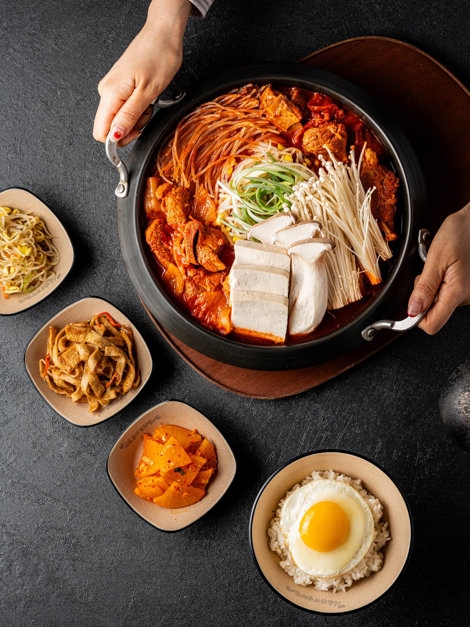 성남 모란 김치찜 플레이스 사진촬영, 매운갈비 한상 주류 무드