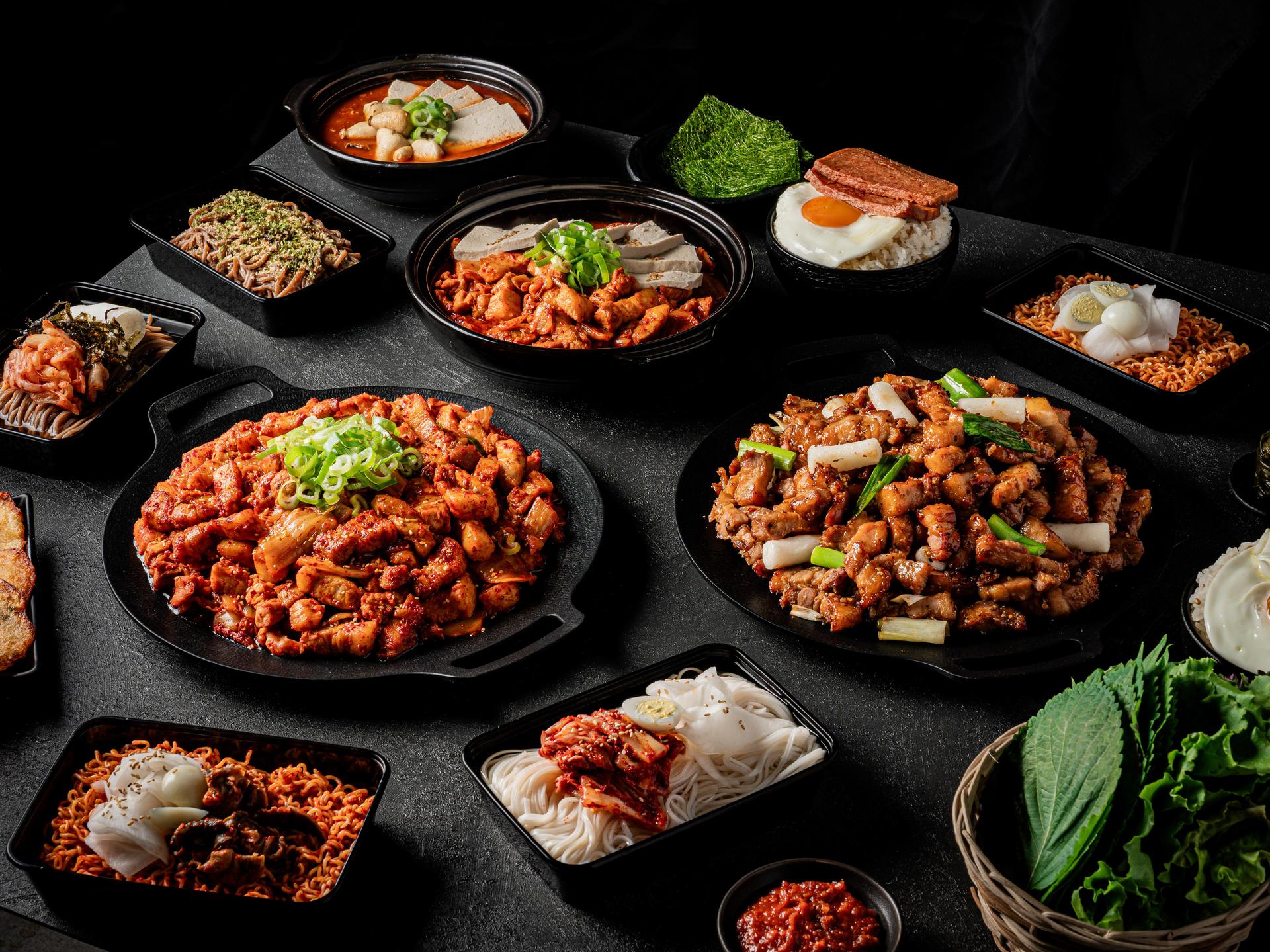 최고집 김치삼겹구이 배달음식사진 - 한상 차림 컷