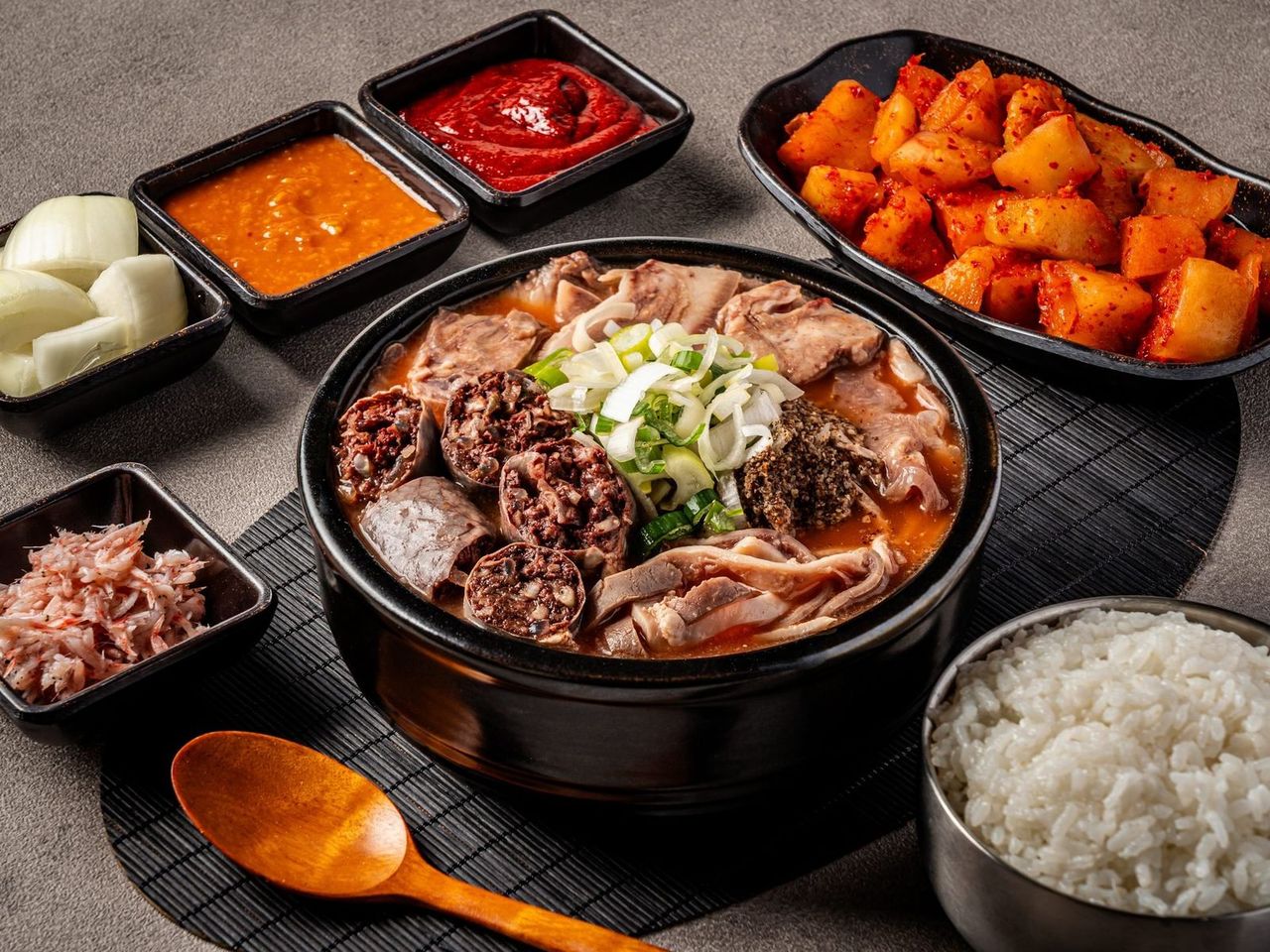 배달 국밥 음식사진촬영 예시 - 배달앱 규격에 맞춰 정리한 대표 썸네일컷