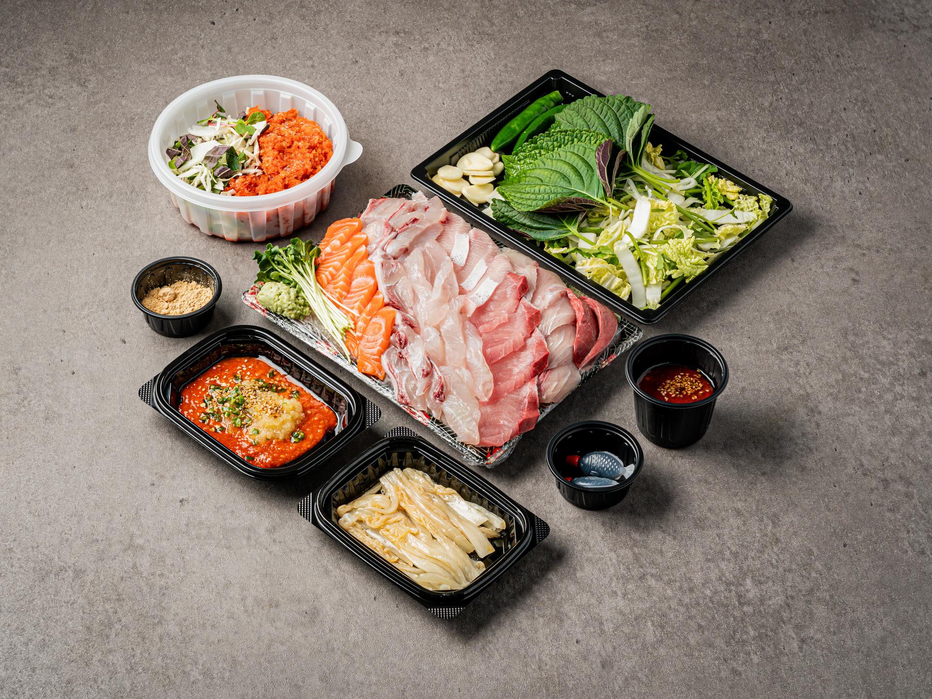 성남 횟집 배민 사진촬영, 배달 용기째 담은 모듬회컷